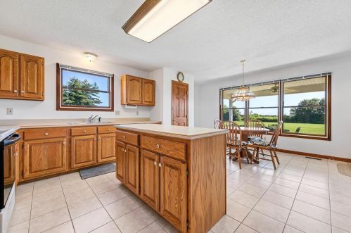 103 Wolf Trl Ct, Defiance MO 63341-1356 exterior