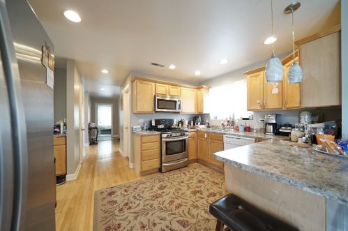 8234 Addison St, Chicago IL 60613-4344 exterior