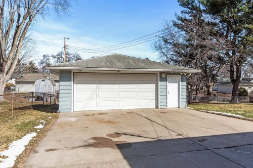 261 Gresham Ave, Saint Paul MN 55128-3916 exterior