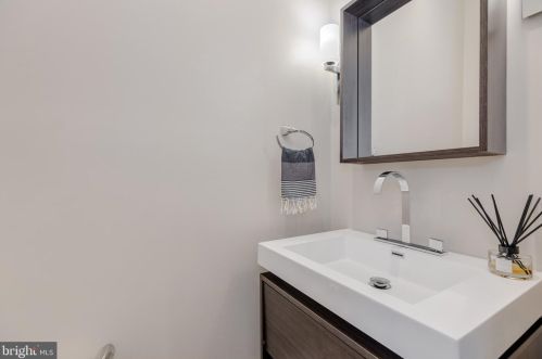 133 Adams St, Washington DC 20001-1611 exterior