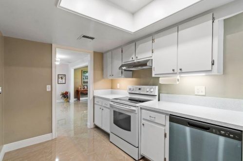 106 10 Ct, Boynton Beach FL 33426-4759 exterior