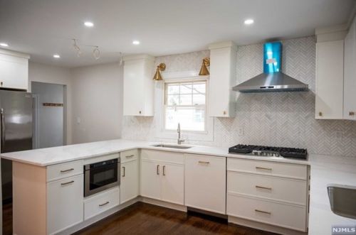 423 Forest Ave, Teaneck NJ  07666-2773 exterior