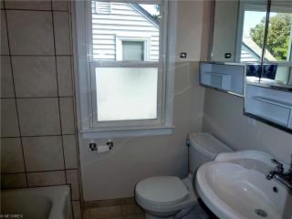 4146 Stonehaven Rd, Cleveland OH  44121-3163 exterior