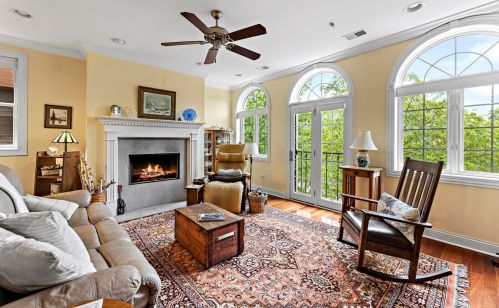 3234 California Ave, Chicago, IL 60618-5896