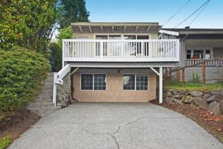 6204 29th Ave, Seattle WA  98115-7204 exterior