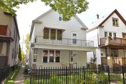 2553 12th St, Milwaukee, WI 53215-3342