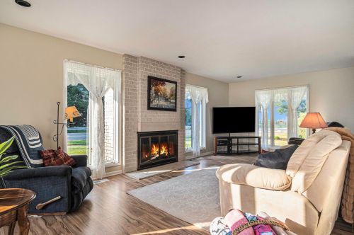 652 Ruddiman Dr, Meskegon MI 49445-2867 exterior