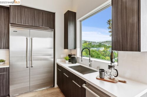 1550 Grand View Dr, Berkeley CA 94705-1637 exterior