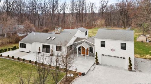 44 Nursery St, Norwalk CT 06850-1718 exterior