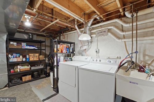 64 Mildred Ln, Chester PA 19014-2007 exterior