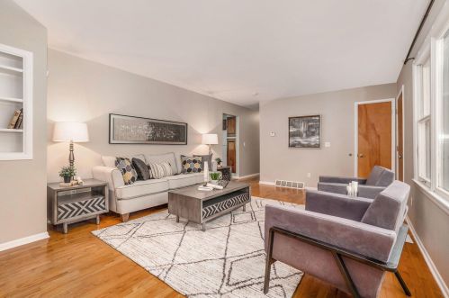 1026 28th St, Kalamazoo, MI 49048-9544