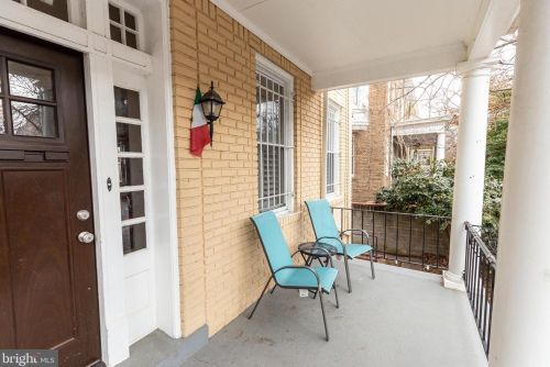 1647 Hobart St, Washington DC  20009-3704 exterior