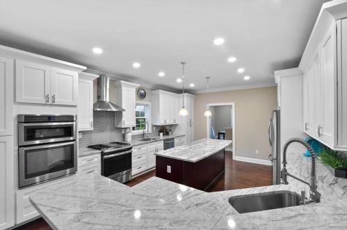 1261 Merry Ln, Atlanta GA 30329-3903 exterior