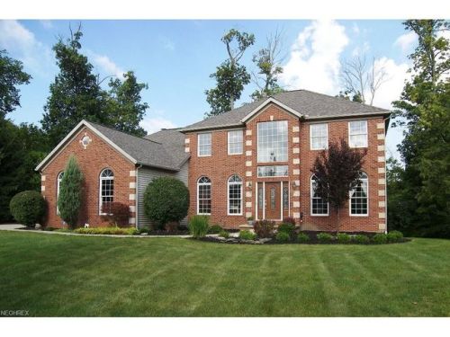 155 Idlewood Ln, Aurora, OH 44202-8070