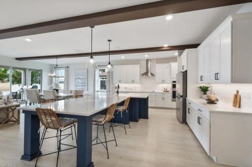 2128 Grv Dr, Naples FL 34120-1422 exterior