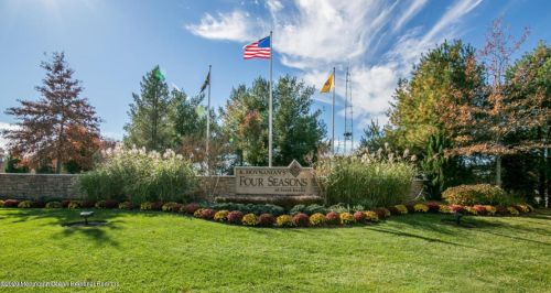 10 Heath Ln, Jackson Twp NJ 08527-4696 exterior