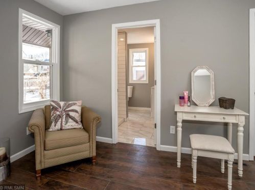 896 6 St, Saint Paul MN 55106-4503 exterior