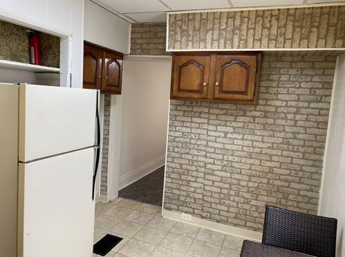 2913 Bedford Ave, Pittsburgh PA 15219-4011 exterior