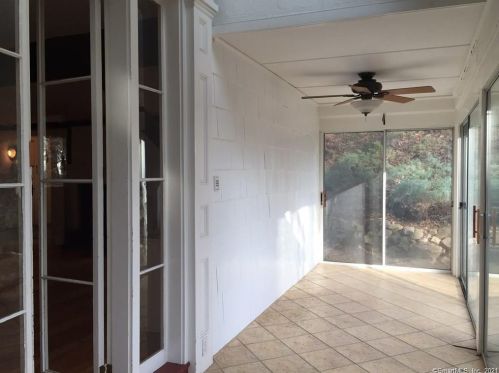 31 Deforest Rd, Wilton CT 06897-1908 exterior