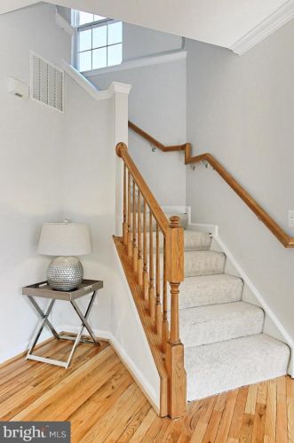 4999 Murtha St, Alexandria VA 22304-8612 exterior