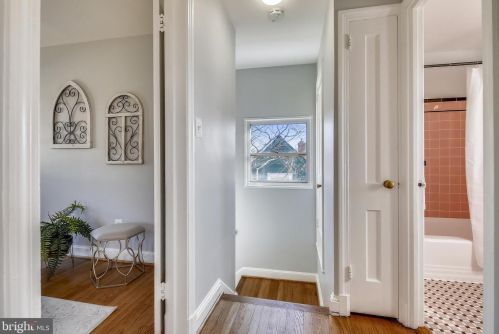 10406 Hemley Ln, Silver Spring MD 20902-3819 exterior