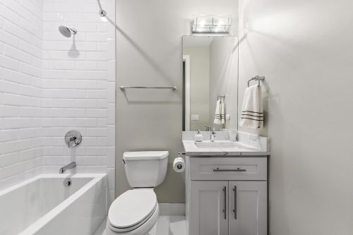 4952 Champlain Ave, Chicago IL 60615-2509 exterior