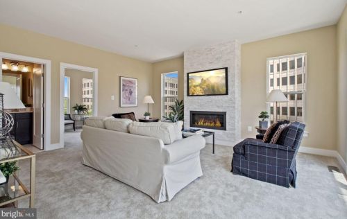 900 King Farm Blvd, Rockville MD  20850-6610 exterior