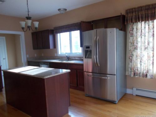 66 Crystal Ridge Dr, Ellington CT  06029-3054 exterior