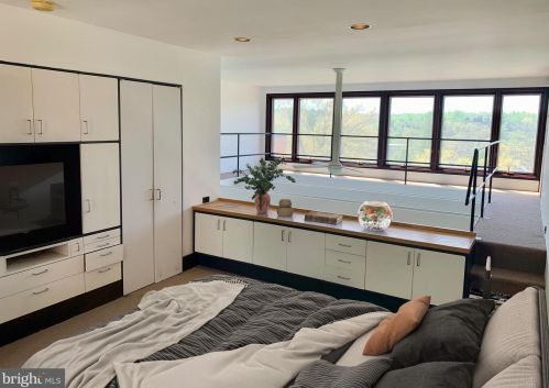 5171 Macarthur Blvd, Washington DC 20016-3315 exterior