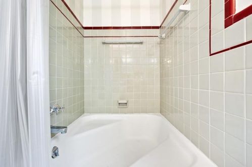 1152 Pinewood Dr, Pittsburgh PA 15243-1810 exterior