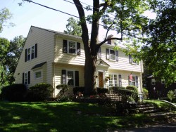 98 Hawthorne Ave, Newton, MA 02466-3004