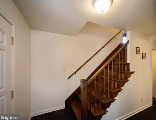 2502 Burgundy Dr, Fallston MD 21047-2112 exterior