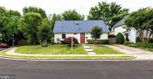 2604 1st Pl, Arlington, VA 22204-1821