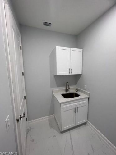 3367 10 Ave, Naples FL 34117-4984 exterior