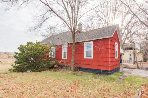 2601 6 St, Meskegon MI 49444-2041 exterior