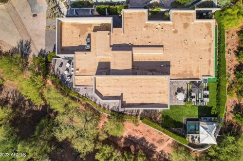 5841 Echo Canyon Cir, Phoenix AZ 85018-1243 exterior