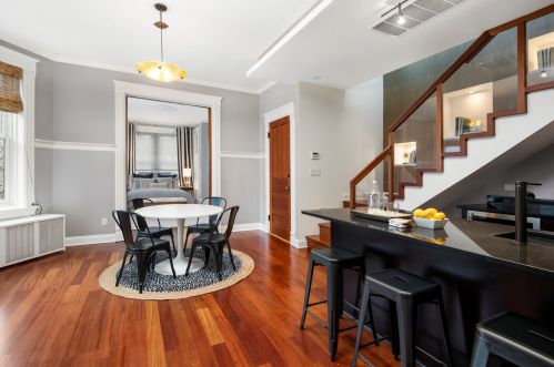 3635 Janssen Ave, Chicago IL 60613-3707 exterior