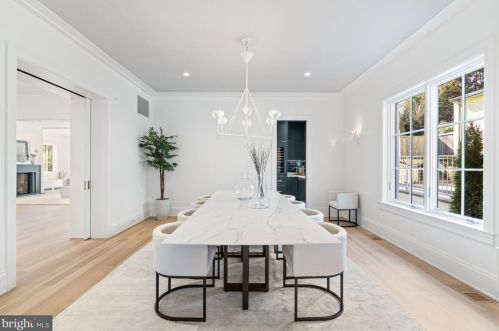 4526 Hawthorne St, Washington DC 20016-3570 exterior