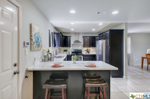 572 Hillside Dr, Spring Branch TX 78070-3808 exterior