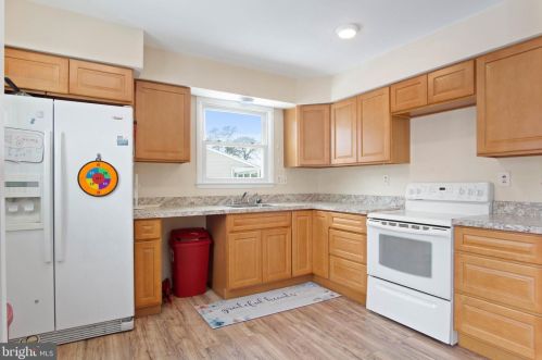 114 Chippewa Trl, Browns Mills NJ 08015-6464 exterior