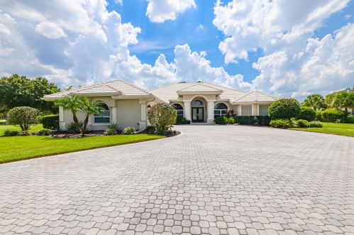 7951 Plantation Lakes Dr, Fort Pierce, FL 34986-3060