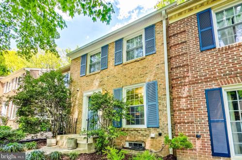 1537 Chatham Colony Ct, Herndon VA 20190-4203 exterior