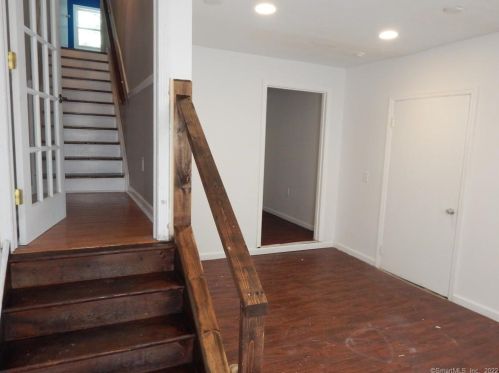 155 Botsford Ave, Milford CT 06460-5803 exterior