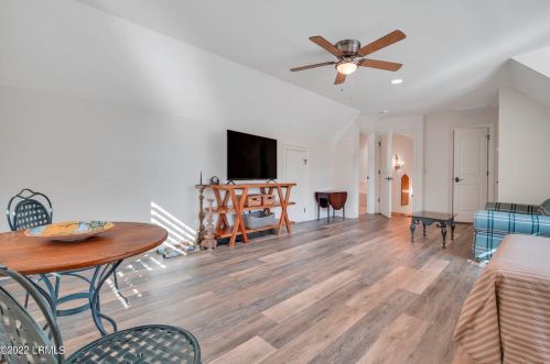 6 Raintree Ln, Bluffton SC 29909-5102 exterior