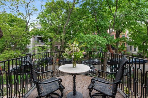 2044 Bissell St, Chicago IL 60614-4206 exterior