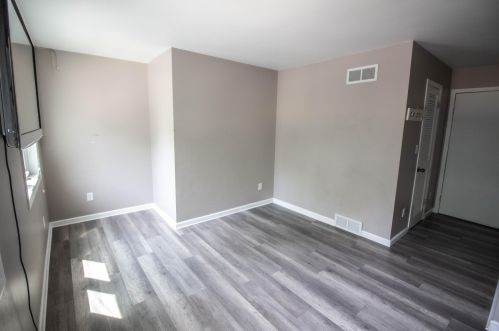 2424 Parnell Ave, Milwaukee WI 53221-4253 exterior