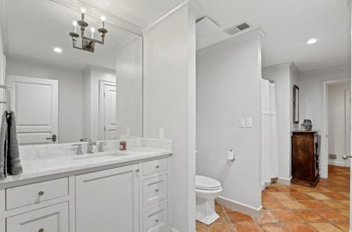 2817 Dover Rd, Atlanta GA 30327-1209 exterior