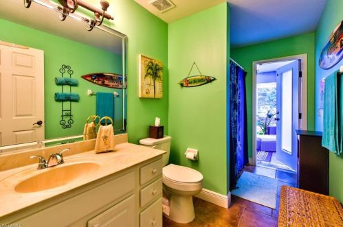 179 Burnt Pne Dr, Naples FL 34119-9774 exterior