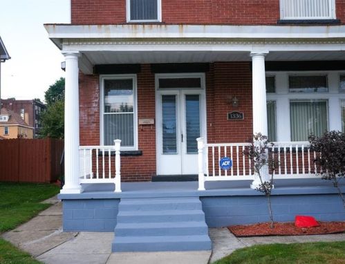 1336 4th Ave, Moon Twp, PA 15108-1675