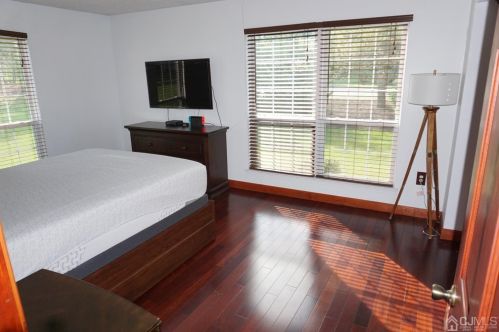 456 Northam Dr, New Brunswick NJ  08902-4242 exterior